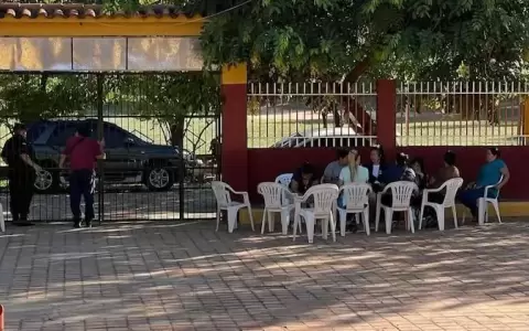 Guiso con carne de cerdo: padres en contra del men� en el almuerzo escolar