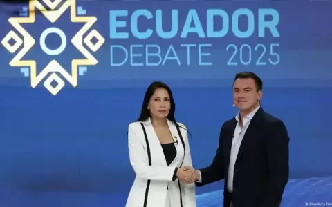 Ecuador: Noboa y Gonz�lez, en acalorado debate presidencial