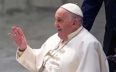 Papa agradece "de todo coraz�n" las oraciones por su salud