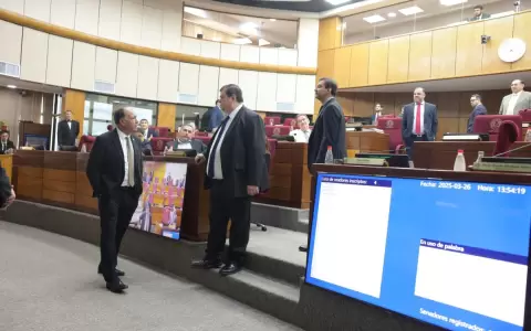 Tensi�n en el Senado: Ovelar se alter� y termina cara a cara con su colega Juan Afara