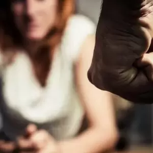 Psicólogo advierte que la baja autoestima de agresores puede derivar en violencia y feminicidios