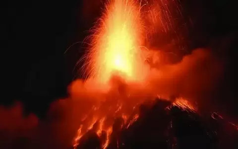 Guatemala evac�a a un millar por erupci�n de volc�n de Fuego