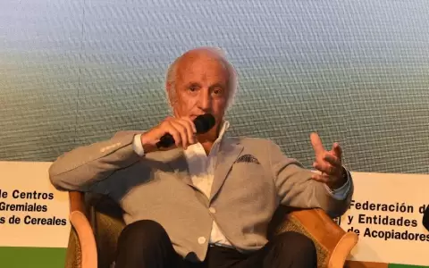 Enrique Erize sobre el mercado agr�cola: �Est� sobrando la soja en el mundo�