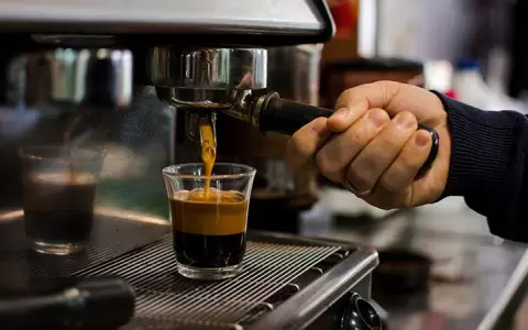 Entes p�blicos desembolsan millones por �servicio de cafeter�a�