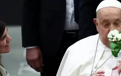 El papa sufri� "dos episodios de insuficiencia respiratoria"