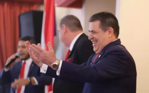 Ministros y legisladores acompa�an a Horacio Cartes en su viaje a Israel