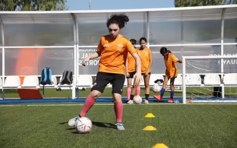 La APF y ueno celebr� el f�tbol femenino y el D�a Internacional de la Mujer