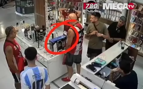 Hincha de River es detenido tras robar un celular en conocido shopping