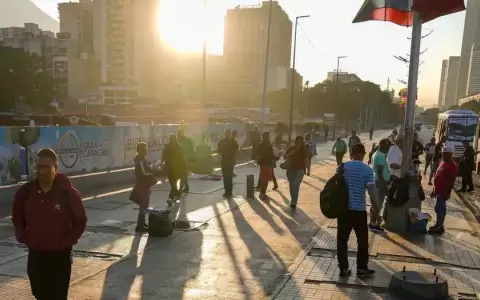 Venezuela reduce jornada laboral estatal debido a sequ�a