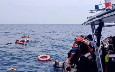 Turistas sobreviven a naufragio en Colombia: dos paraguayos entre los rescatados