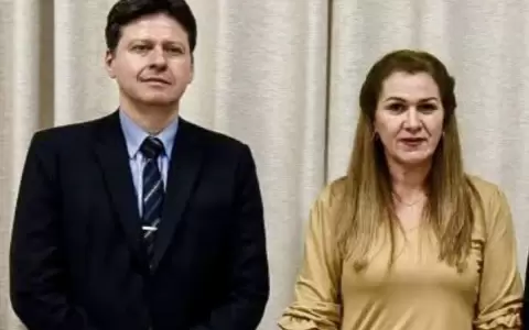 Renunci� el jefe de Gabinete de Salud tras esc�ndalos de la �mafia de los pagar�s�
