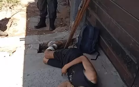 Pasajero con muleta rompe vidrio de colectivo tras ser bajado en zona permitida
