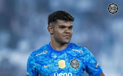 Albirroja: Gustavo Alfaro convoca a Rodney Redes