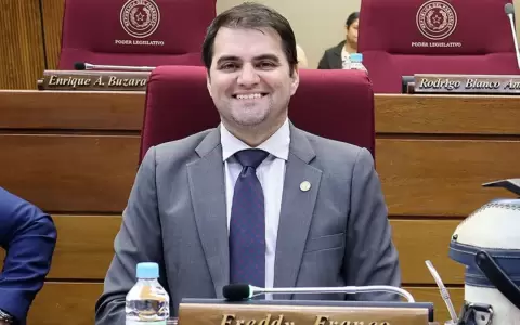 Piden informes sobre licitaci�n de uniformes para funcionarios