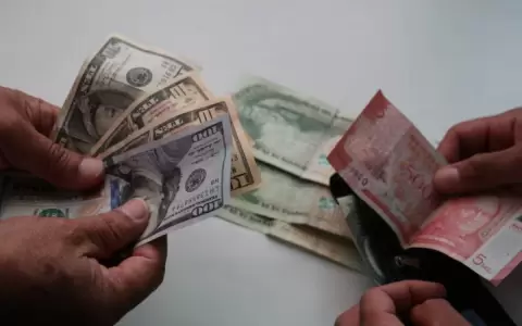 D�lar alto debilita al guaran�