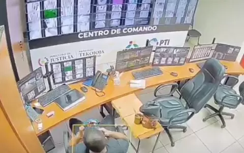 Fuga de reos en Minga Guaz�: encargado del control se estaba mirando al espejo cuando se escaparon
