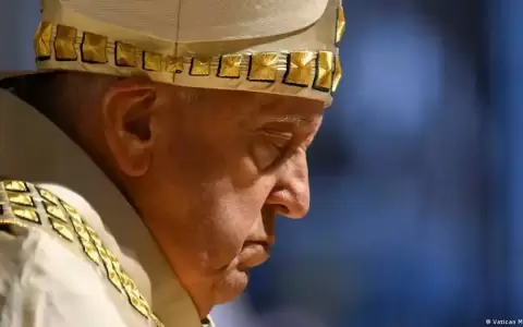 El papa Francisco se encuentra estable y reanudar� la ventilaci�n mec�nica no invasiva