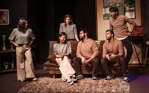 �As� de simple. No basta solo con quererse� regresa al Arlequ�n Teatro