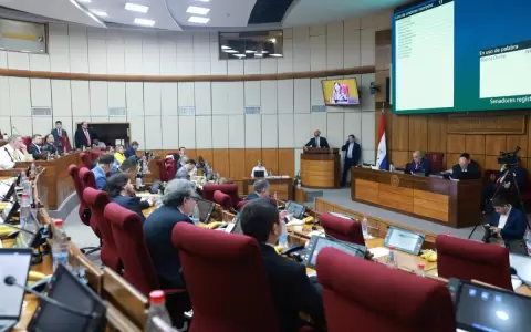 Senado rechaza pedido de destituci�n a ministra de Salud