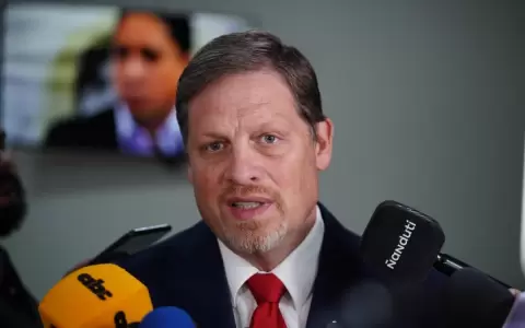 Chase pide movilizaci�n pac�fica y dice que la oposici�n no tiene un prop�sito claro