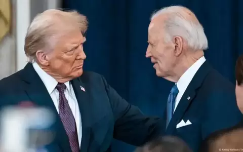 Trump dice que indultos concedidos por Joe Biden son "nulos"