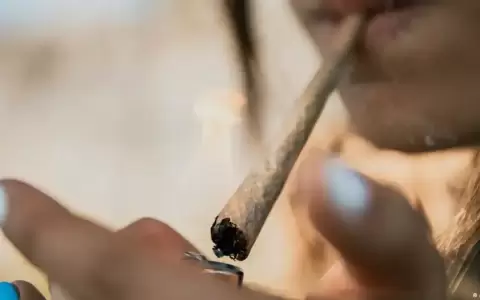 Fumar marihuana aumenta hasta seis veces el riesgo de sufrir ataque card�aco y ACV