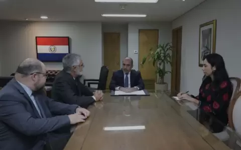 Labor de diplomacia.
