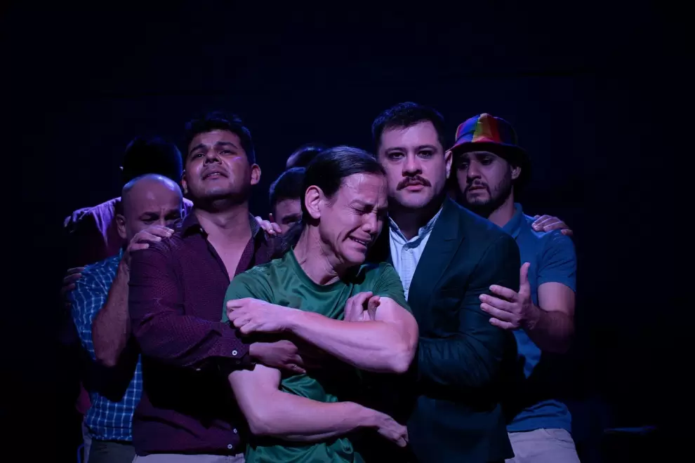 Puesta en escena de #Modo_avi�n, dirigida por Tana Sch�mbori.