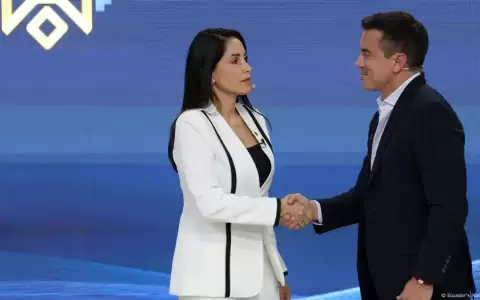 Luisa Gonz�lez y Daniel Noboa.