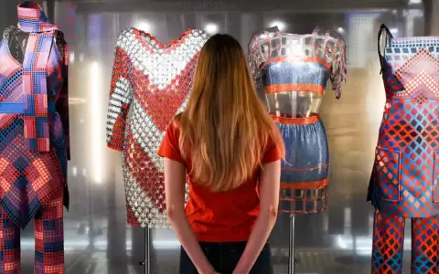 Moda ic�nica "vintage" del dise�ador Paco Rabanne.