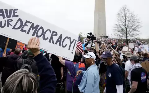 Las protestas son las m�s masivas contra Trump desde que asumi�.