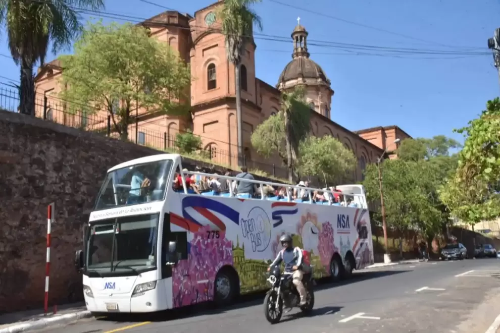 Paseo en bus por las siete iglesias.