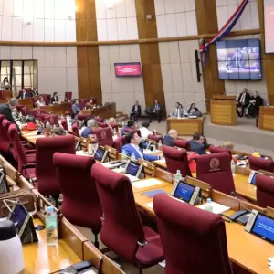 Diputados denunciar�n a magistrados por absolver a profesor acusado de acoso a menor