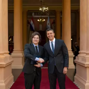 Lleg� el presidente de Argentina, Javier Milei, para una reuni�n con Santiago Pe�a
