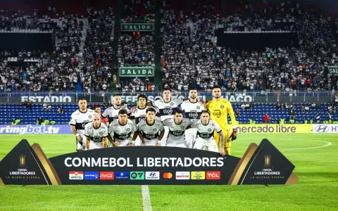 Olimpia cae goleado de local ante V�lez Sarsfield y acelera la salida de Mart�n Palermo