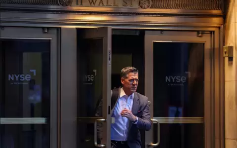 Tras el rebote de ayer, las bolsas de Wall Street volvieron a abrir con p�rdidas en sus principales �ndices.
