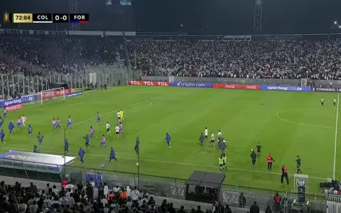 Dos muertos e invasi�n de campo: suspendieron el Colo-Colo vs. Fortaleza