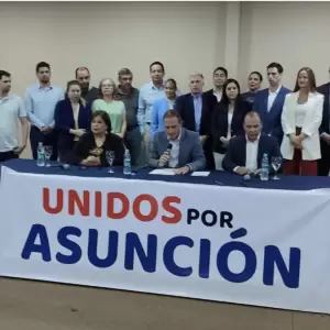 Oposici�n firma acuerdo "Unidos por Asunci�n"