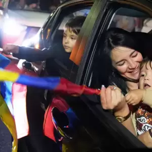 Expresidentes y adversarios reconocen el triunfo de Noboa