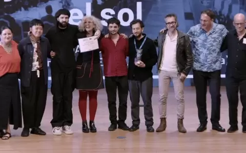 Equipo t�cnico de "Bajo las banderas, el sol" en la ceremonia de premiaci�n.
