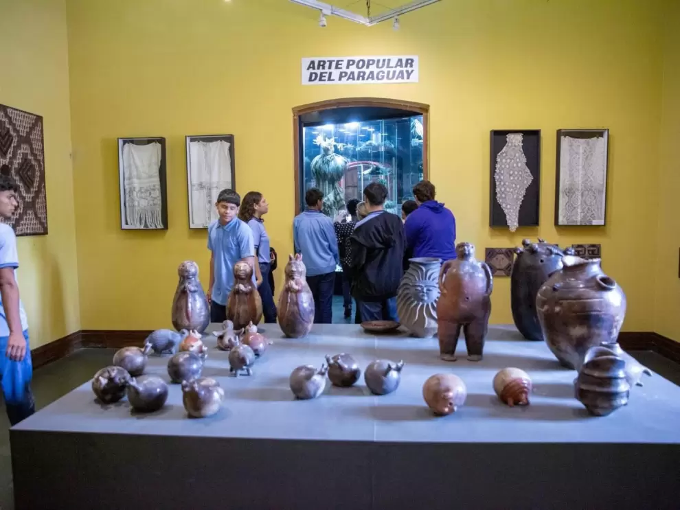 Exposici�n de Arte  Popular. Cortes�a