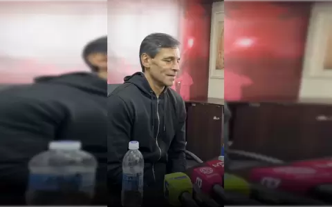 Fabi�n Bustos asegura que su salida de Universitario pasa "por lo deportivo"