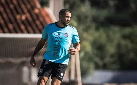 Aureliano Torres sigue cambiando el equipo y tiene una sola duda