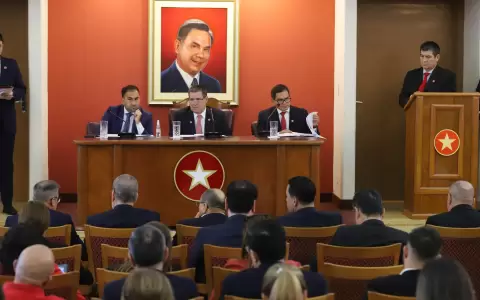 Horacio Cartes en sesi�n ordinaria de la ANR.