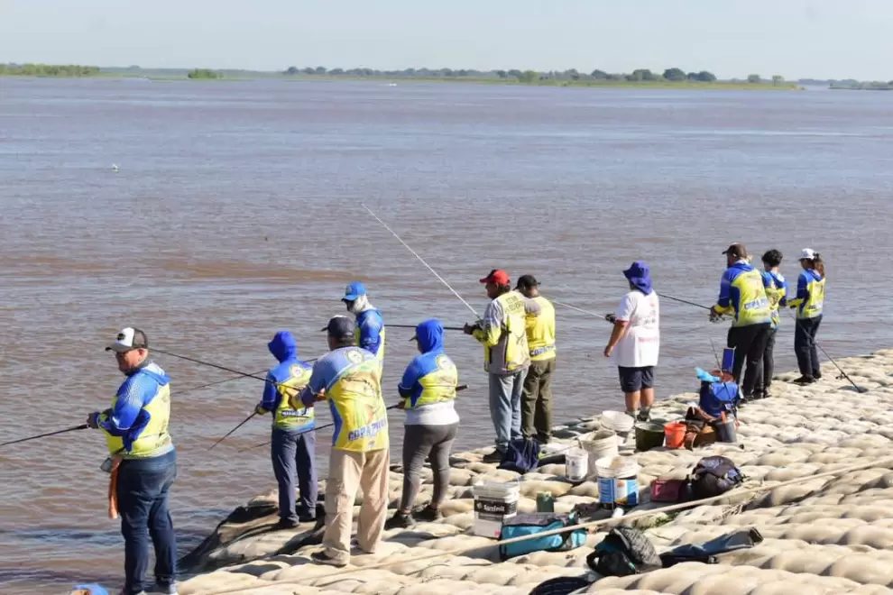 Jornada de pesca en Pilar.