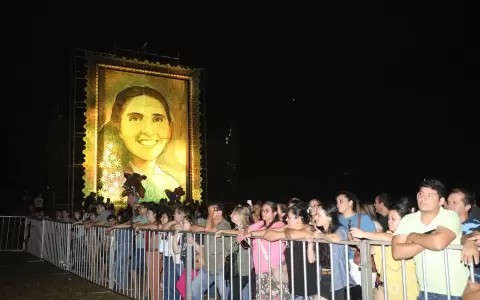 Miles de personas se agolparon para ver arte.
