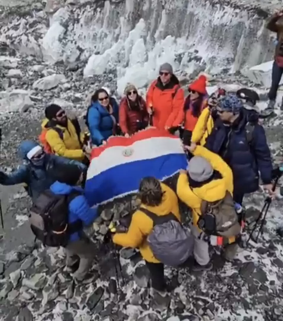 Paraguayos en el monte Everest.