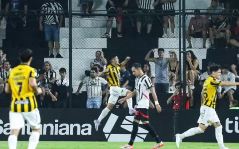 Gran remontada: Guaran� tumba el invicto de Libertad y aviva el campeonato tras vibrante cl�sico