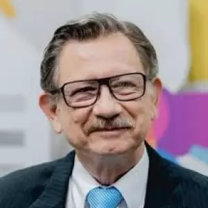 Roberto L. C�spedes R.