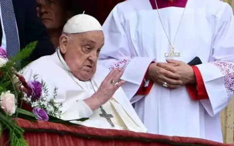 Papa Francisco durante la misa de Pascuas.